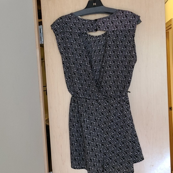 Open back black and white romper - Picture 4 of 4